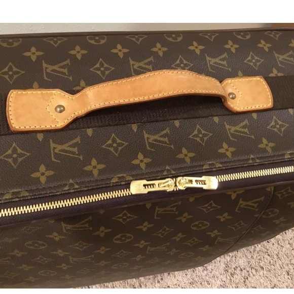 SOLD—100%Auth Louis Vuitton DISCONTINUED Pegase 60 - Picture 5 of 8